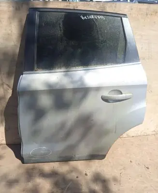 Ford Kuga I Rear door