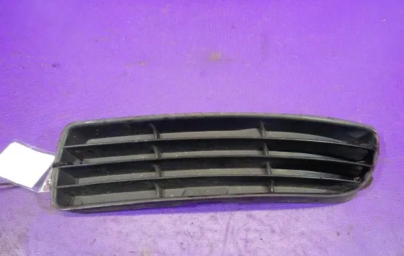 Audi A4 S4 B5 8D Front bumper lower grill 8D0807345B