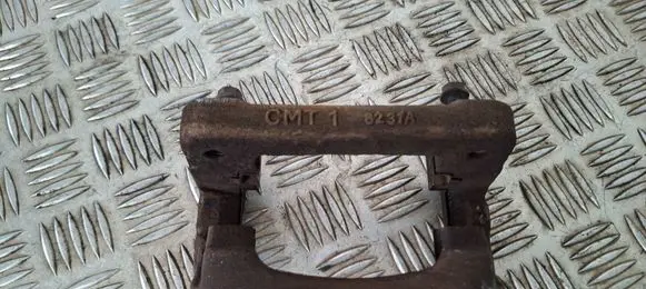 Opel Insignia A Brake caliper pad carrier rear