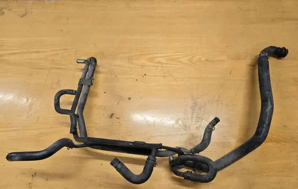 Mazda CX-7 Engine coolant pipe/hose