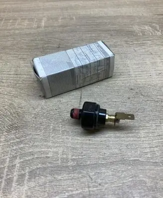 Mazda Xedos 9 Oil pressure sensor 9475021030