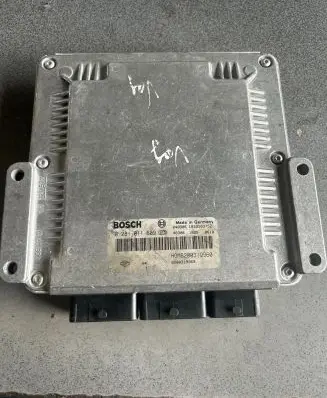 Volvo S40, V40 Engine control unit/module ECU 30630565 0281011609 EDC15C3