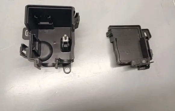 Renault Arkana Fuse box set 252360794R 243129238R