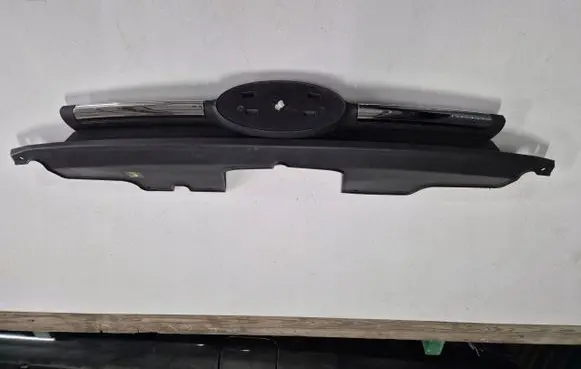 Ford Transit Custom Front bumper upper radiator grill 8A133