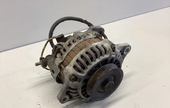 Nissan X-Trail T30 Generator/alternator 231005M310