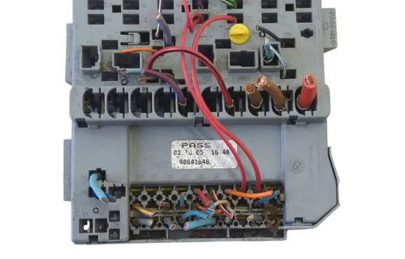 Fiat Panda II Fuse module 46841646