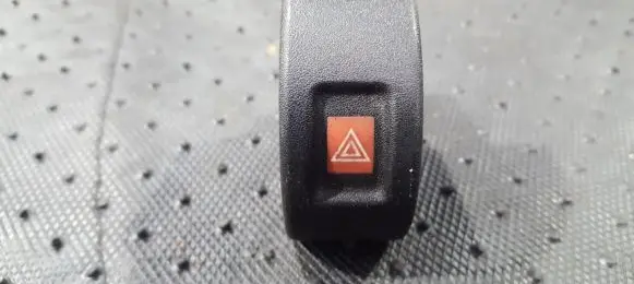 Opel Astra G Hazard light switch 09131728