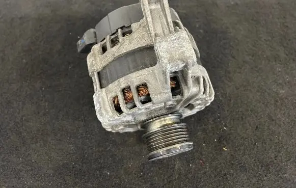 Volvo V60 Generator/alternator 30659131 C83HC 0125811005