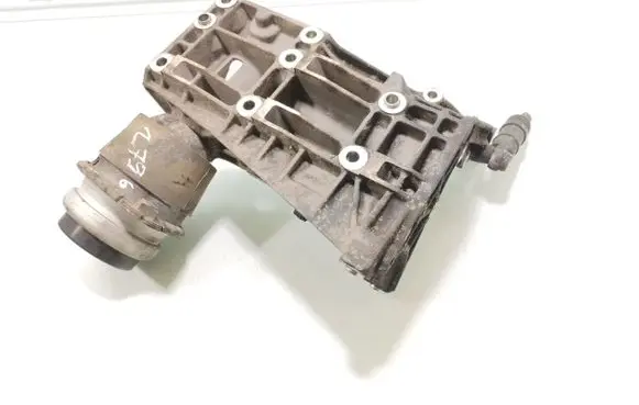 Porsche Cayenne (9PA) Engine mount bracket 94837504901