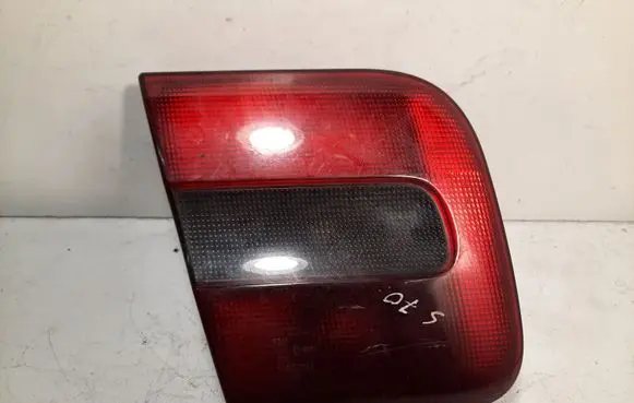 Volvo S70 V70 V70 XC Tailgate rear/tail lights 9151633 9151635