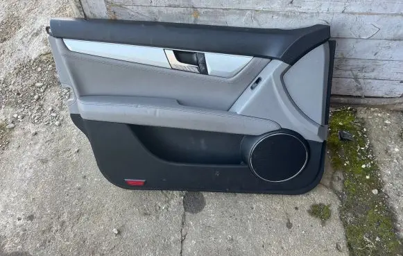 Mercedes-Benz C W204 Front door card panel trim A2045402410 A2047600361 A2047202762