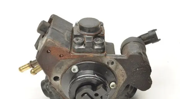 Opel Astra J Fuel injection high pressure pump 55575157