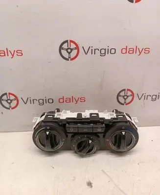 Peugeot 208 Climate control unit E1063071