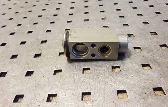Volvo S60 Air conditioning (A/C) expansion valve 7010973