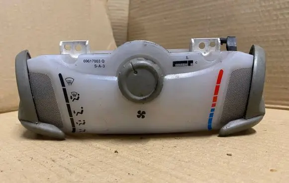 Citroen C1 Climate control unit 559000H010 P69610003B79EFV 2071204