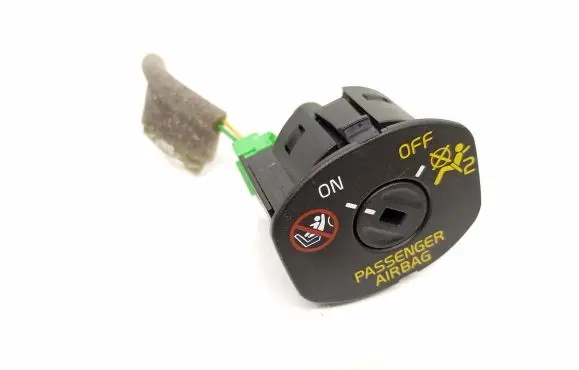 Passenger airbag on/off switch