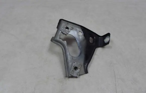 Opel Astra J Fender mounting bracket 13276369 58449