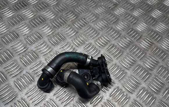BMW X5 G05 Engine coolant pipe/hose 8780517