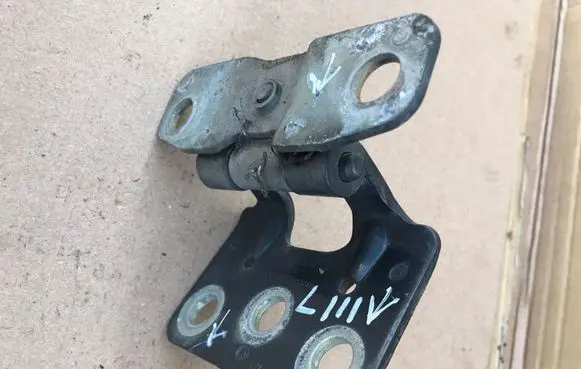 Volvo XC90 Tailgate/trunk/boot hinge 30674732