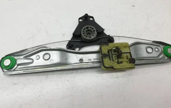 Volvo V70 Rear window lifting mechanism without motor 913963102