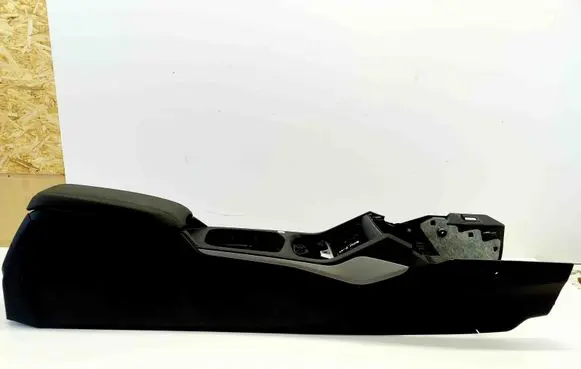 BMW 1 F40 Armrest 6839340 2081497X