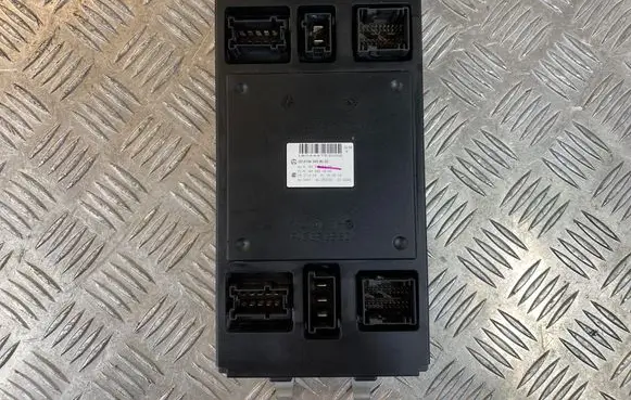 Mercedes-Benz R W251 Central body control module A1645458532 A1644421600