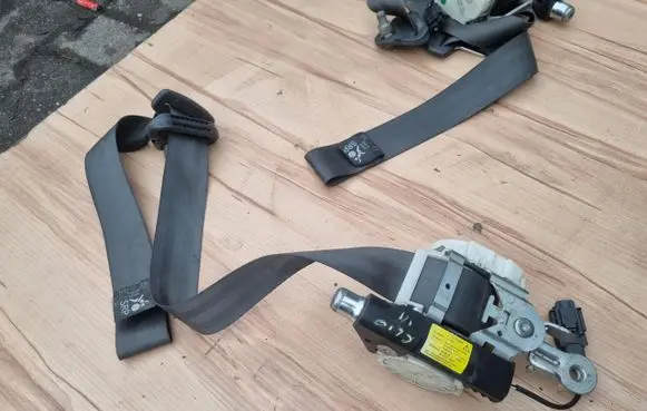 Renault Clio III Front seatbelt 34054606B 34052533