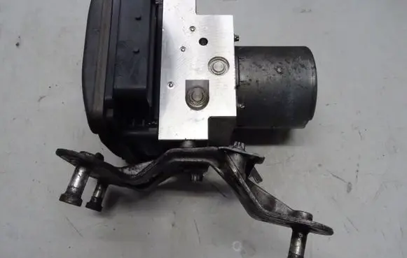 Mercedes-Benz CLS C219 ABS Pump 0265960313 A2114311812 0130108129