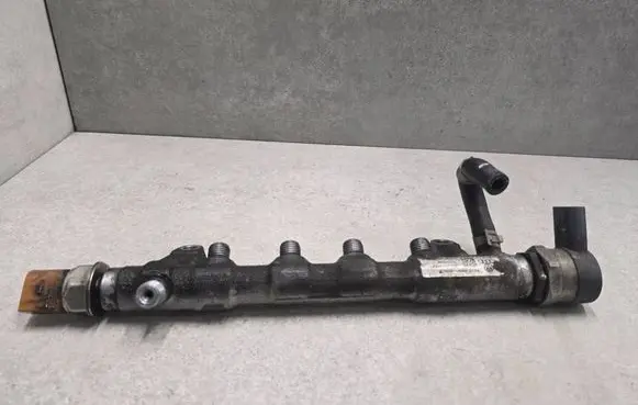 Volkswagen Tiguan Fuel main line pipe 03L906051 057130764AB 0281006075