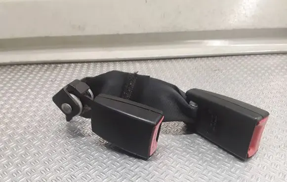 Hyundai i10 Middle seatbelt buckle (rear) 