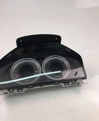 Volvo V70 Speedometer (instrument cluster) 31327582AA