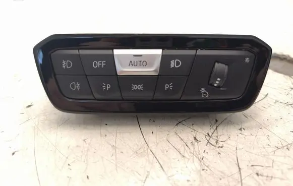BMW 4 G22 G23 G24 G26 Light switch 5A16B20
