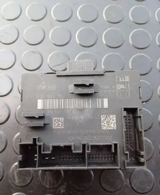 Volkswagen PASSAT B8 Door control unit/module 5Q0959592E 5Q0959592B