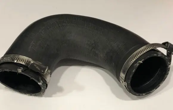 Audi Q7 4L Intercooler hose/pipe 4L0145972