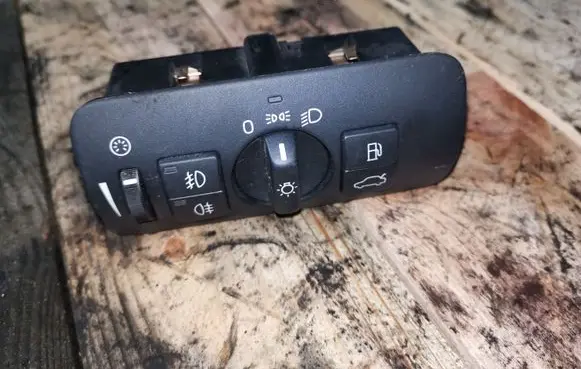Volvo V70 Light switch 30739414