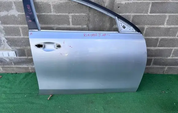 KIA Ceed Front door 
