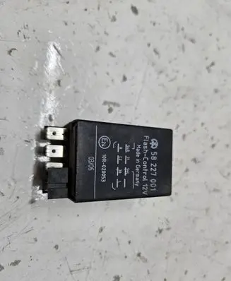 Mercedes-Benz Vito Viano W638 Other relay 58227001