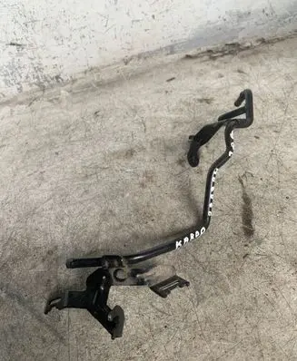 Skoda Karoq Engine coolant pipe/hose 04l121070ab