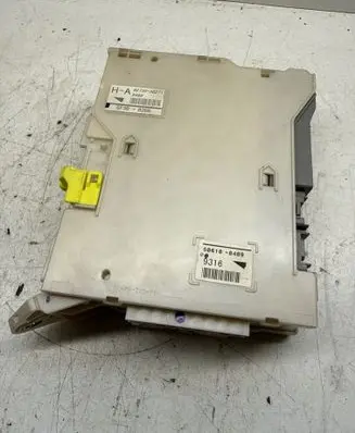 Lexus GS 300 350 430 450H Fuse module 8273030271 9480 5F300266