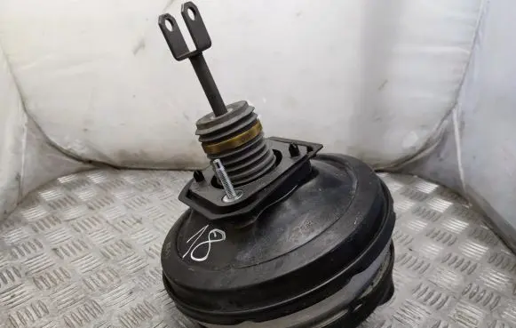 BMW 6 F12 F13 Brake booster 6796726