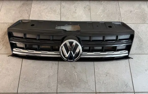 Volkswagen Amarok Front bumper upper radiator grill 2H6853651B 2H6853601A