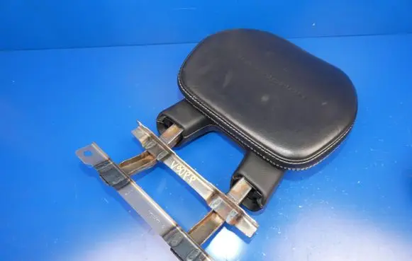 Volvo S90, V90 Front seat headrest 