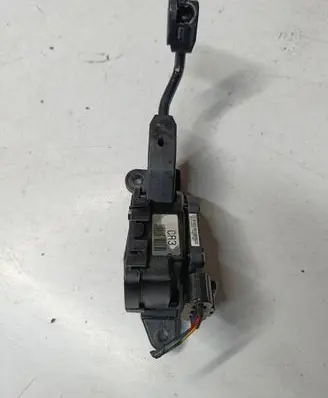 Accelerator throttle pedal