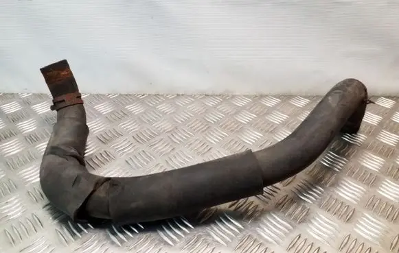 Engine coolant pipe/hose