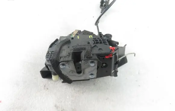 Peugeot 308 Front door lock 9810309480