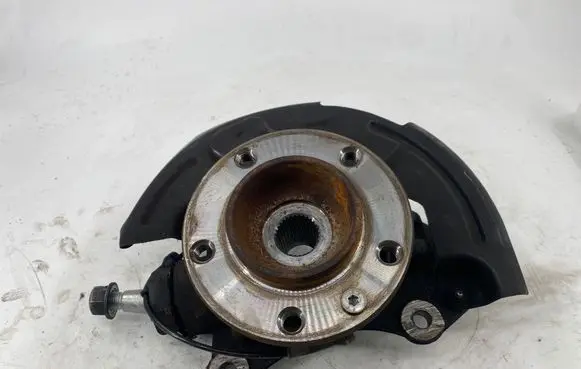 Renault Master III Front wheel hub 145A