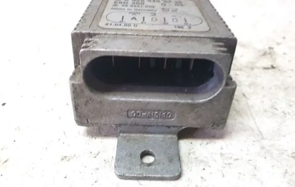 Mercedes-Benz E W210 Coolant fan relay A0255453332