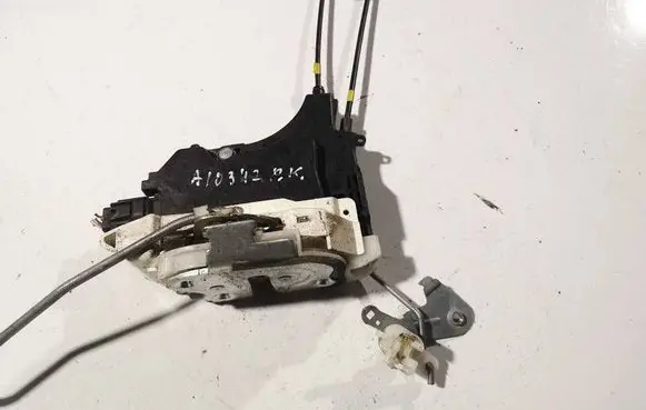 Mitsubishi Lancer X Front door lock