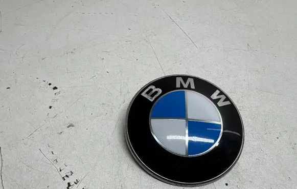 BMW 3 E90 E91 Manufacturer badge logo/emblem 8132375