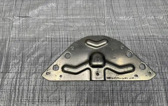 Maserati GranTurismo Radiator mount bracket 1021D230